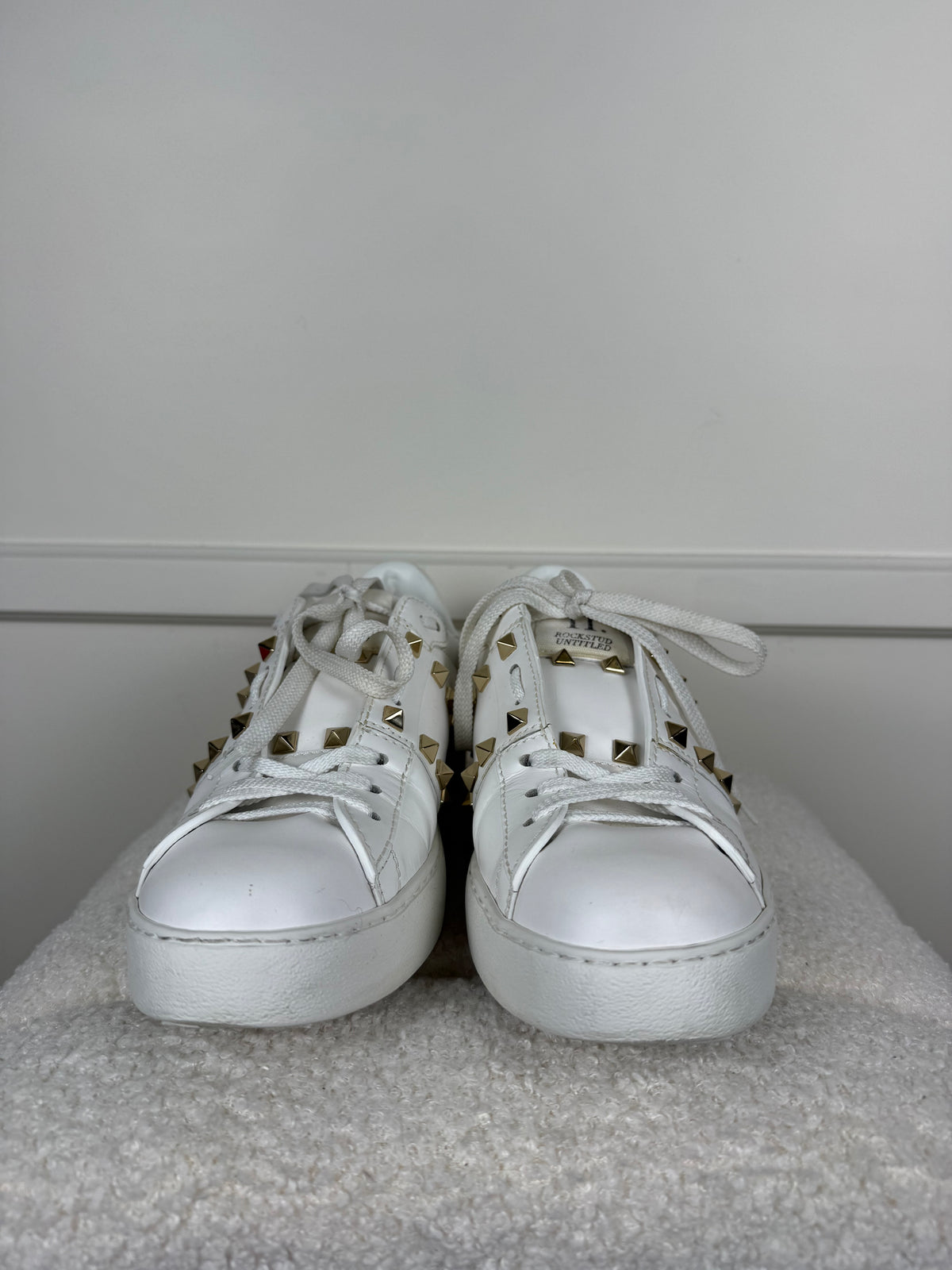 Valentino Sneakers – Weiss mit Nieten – Gr. 38.5 EU
