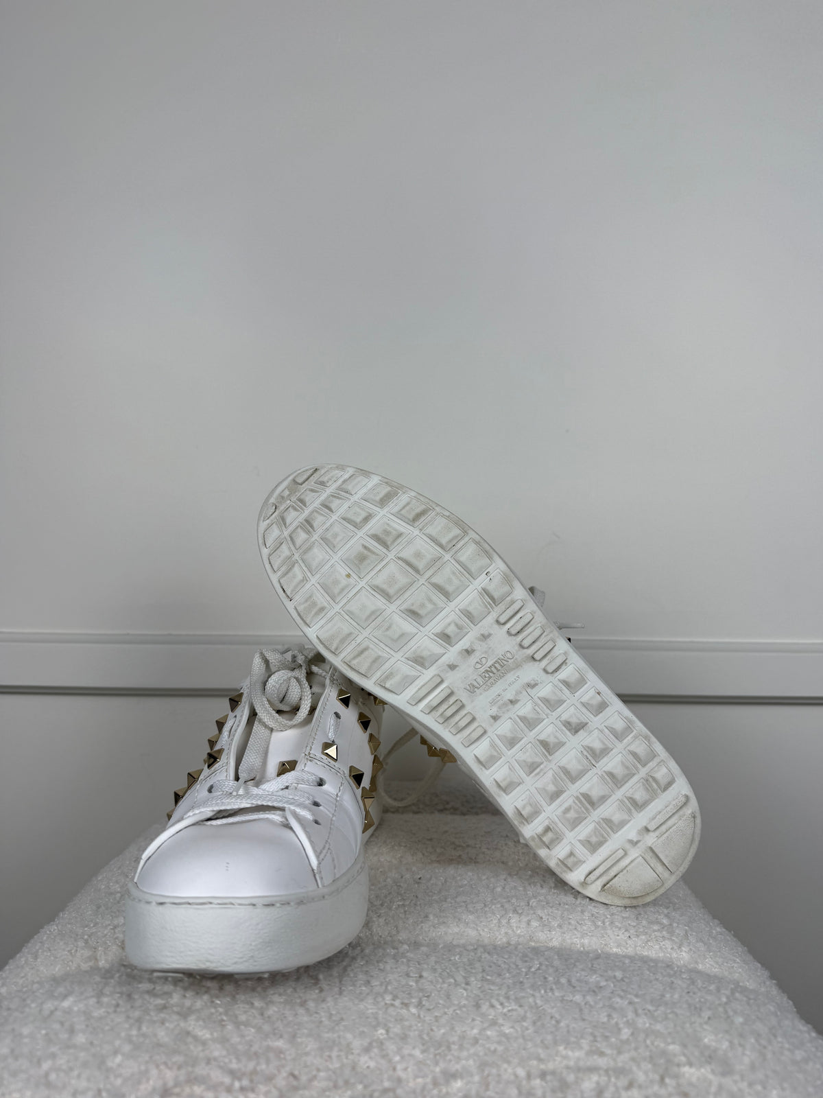 Valentino Sneakers – Weiss mit Nieten – Gr. 38.5 EU