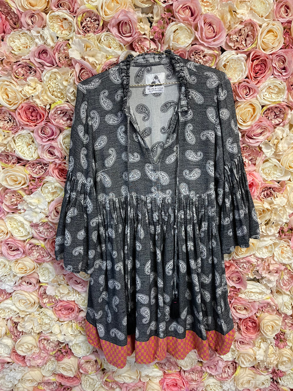 Pearl & Caviar Dress Grey Sz. M/L