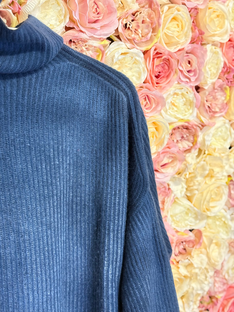 Avant Toi Turtleneck Sweater Blue