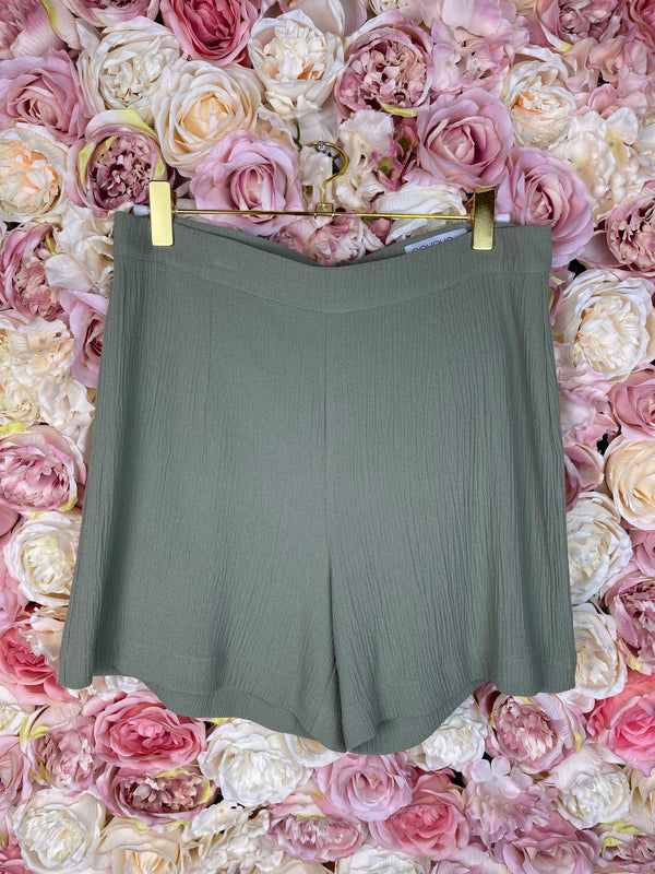Sovaye Shorts Green Sz. M