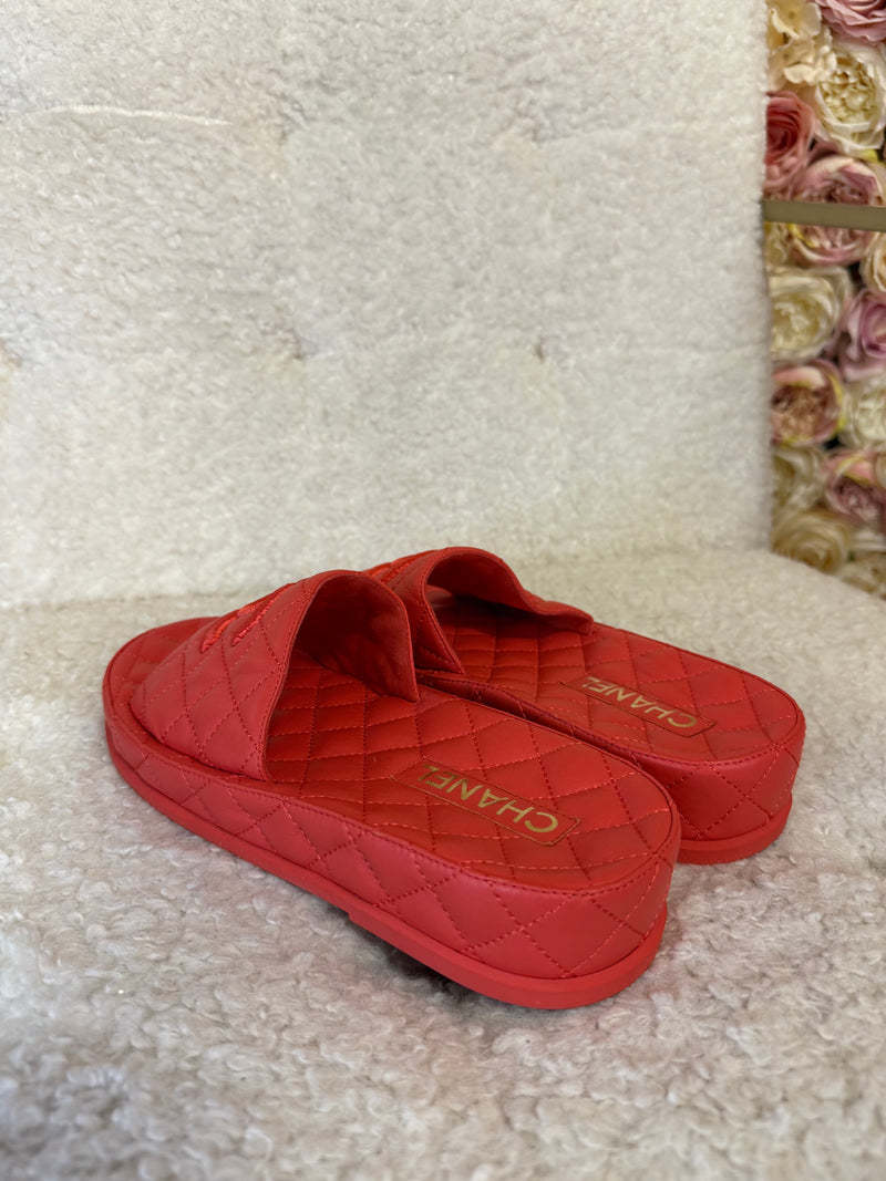 Chanel CC Logo Slides Orange Sz. 38 EU