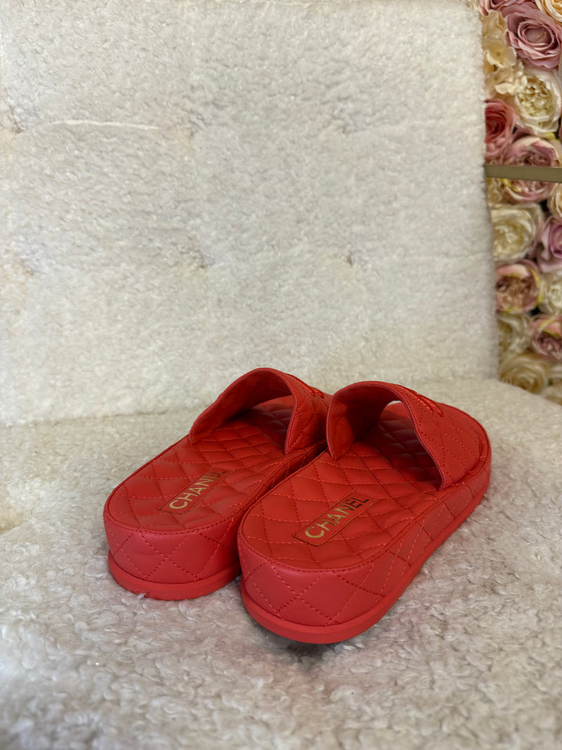 Chanel CC Logo Slides Orange Sz. 38 EU