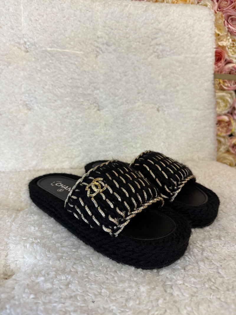 Chanel Slides Black Gold Sz. 39 EU