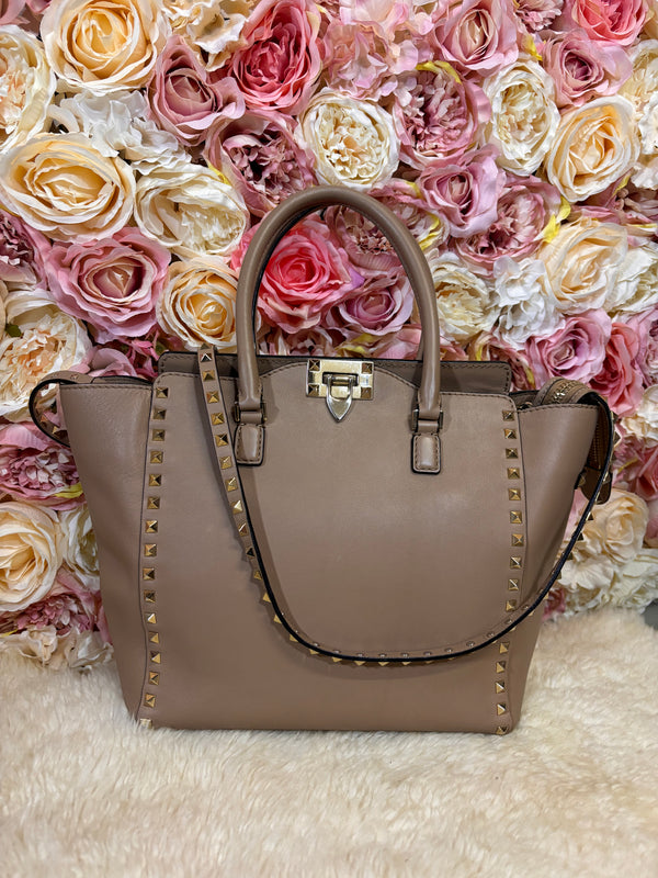 Valentino Garavani Rockstud Two-Way Handbag Nude