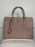 Prada Galleria Double Zip Tasche Medium – Dunkel Beige