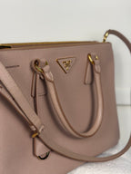Prada Galleria Double Zip Tasche Medium – Dunkel Beige