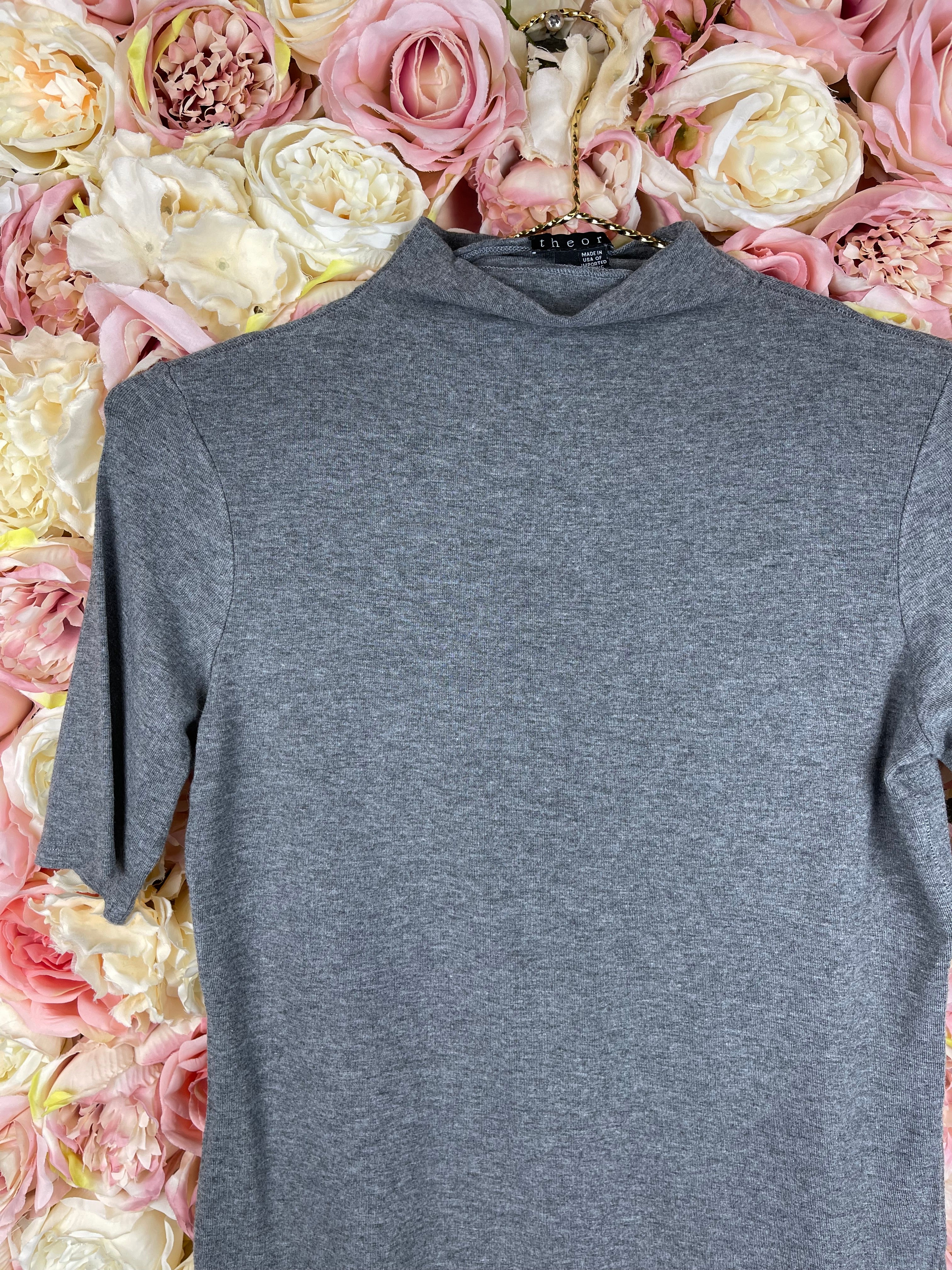 Theory Turtleneck Top Grey Sz. L