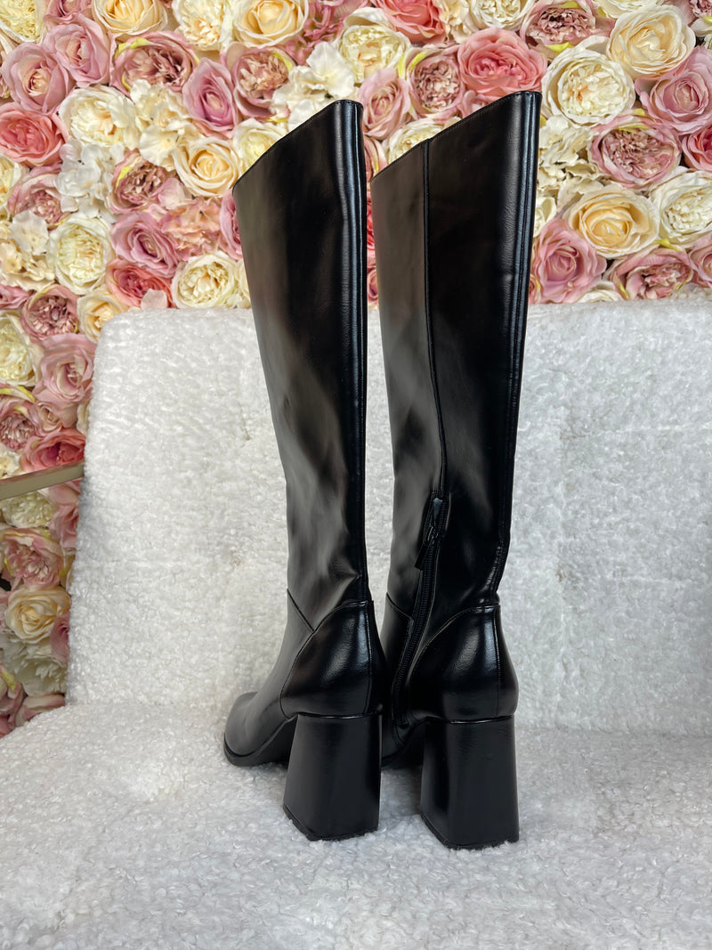 Stradivarius Boots Black Sz. 38 EU