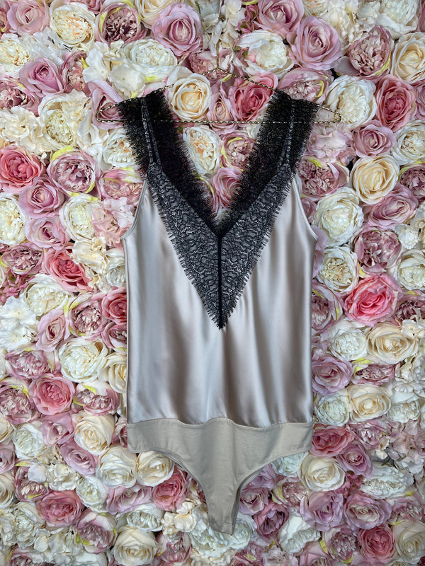 Hugo Boss Silk Body Beige with Black Lace Sz. 36 DE