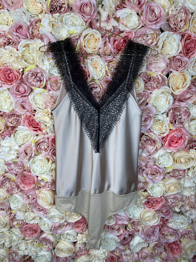 Hugo Boss Silk Body Beige with Black Lace Sz. 36 DE