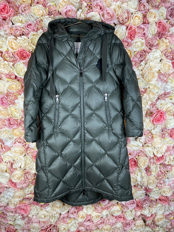 Moncler Long Quilted Down Jacket Green Sz. 38 DE (1)