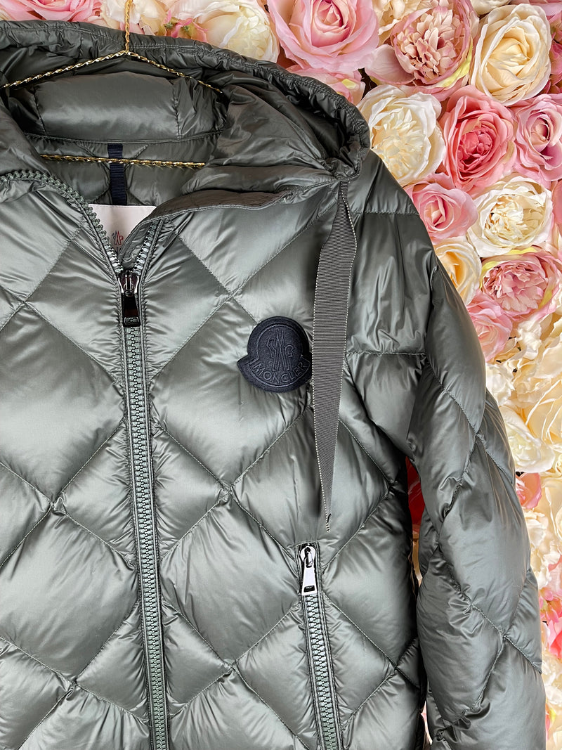 Moncler Long Quilted Down Jacket Green Sz. 38 DE (1)