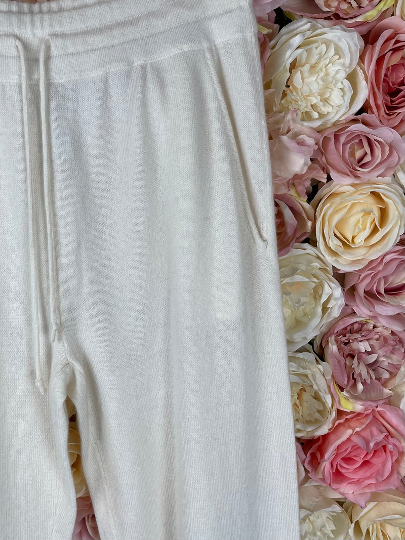 Kujten Cashmere Sweater Ivory Sz. S/M