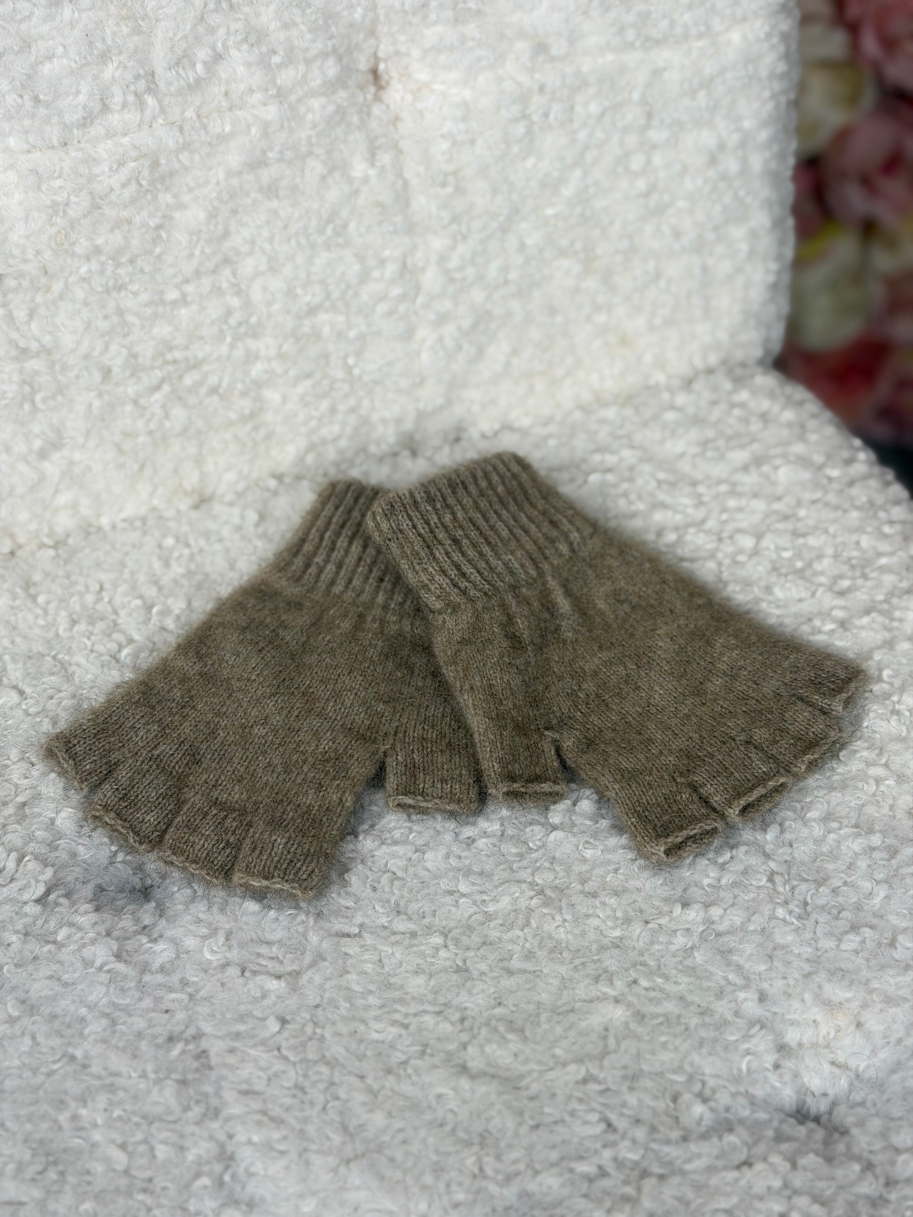 No Name Possum Fingerless Gloves Taupe