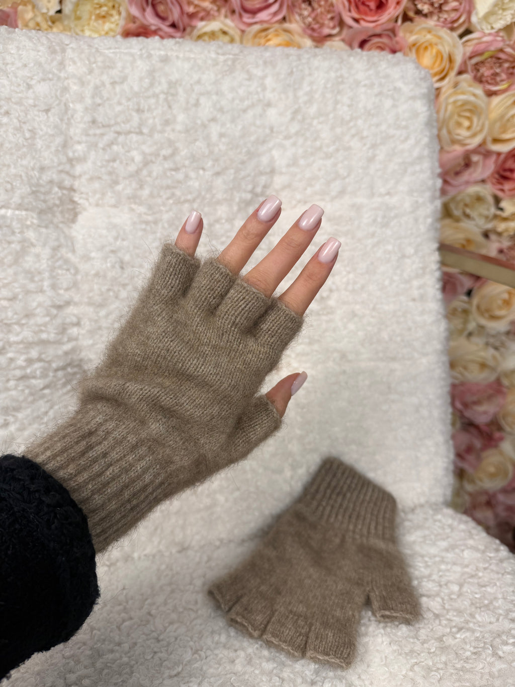 No Name Possum Fingerless Gloves Taupe