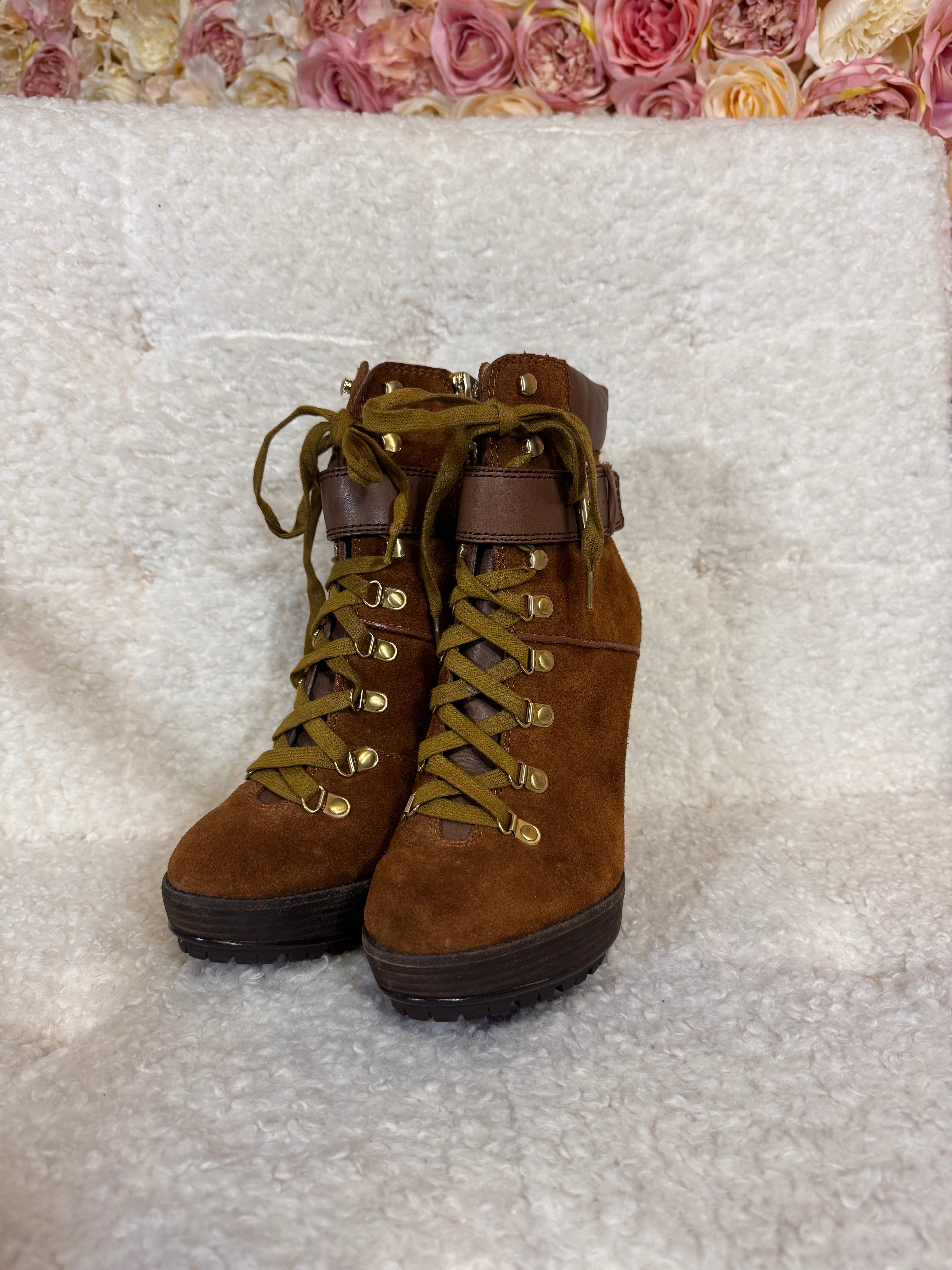 Michael Kors Winter Boots with Heel Cognac