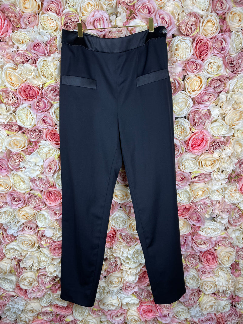 Chanel 2022 Black Pants with Satin Detail Sz. 44 DE