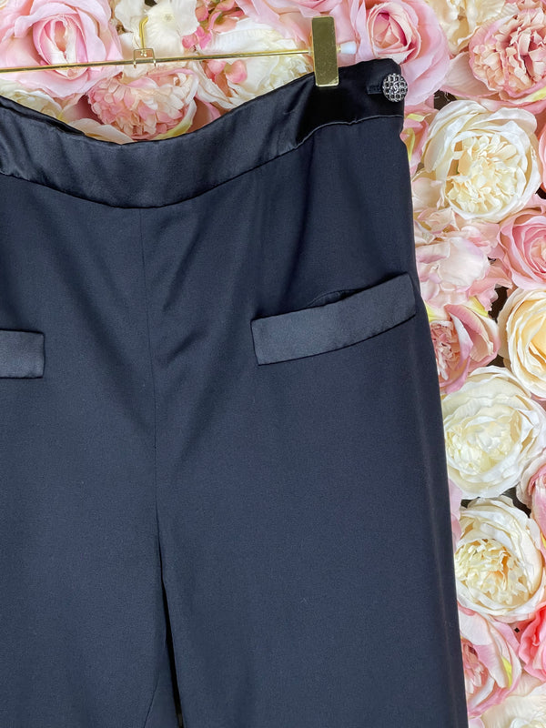 Chanel 2022 Black Pants with Satin Detail Sz. 44 DE
