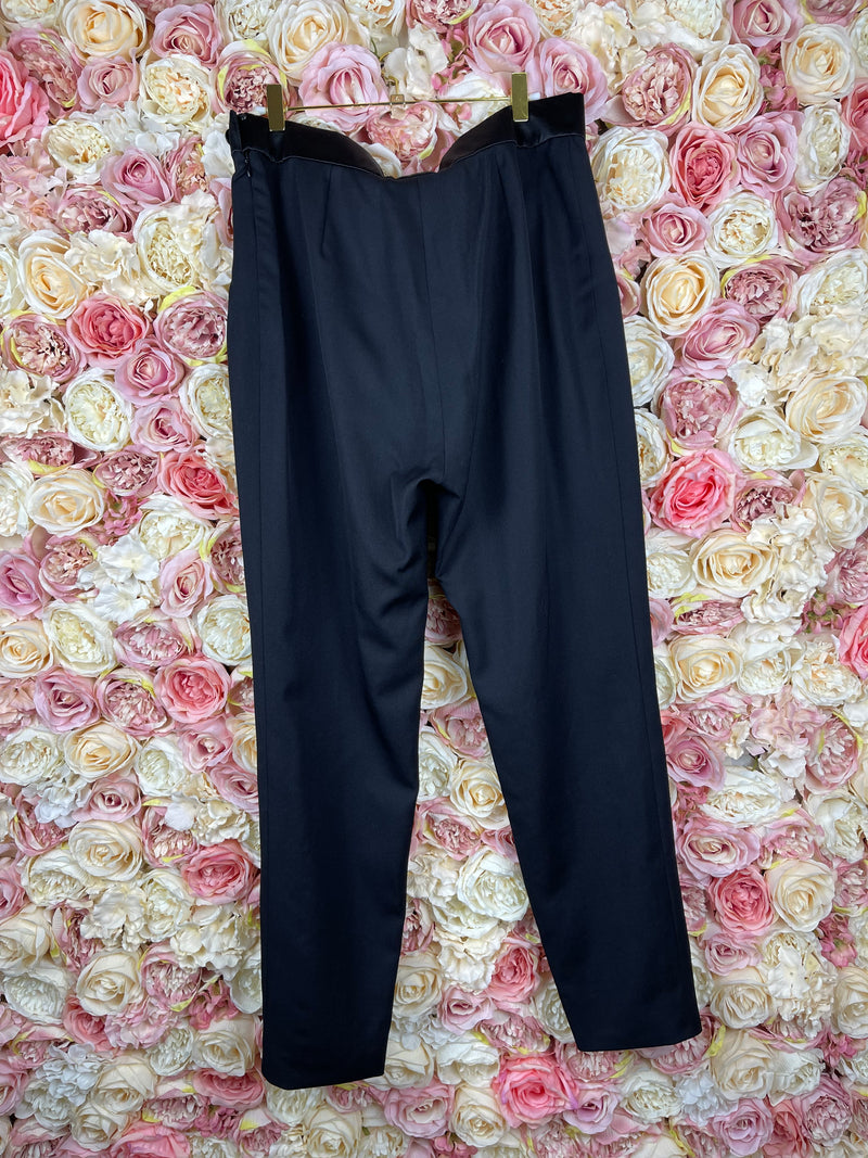Chanel 2022 Black Pants with Satin Detail Sz. 44 DE