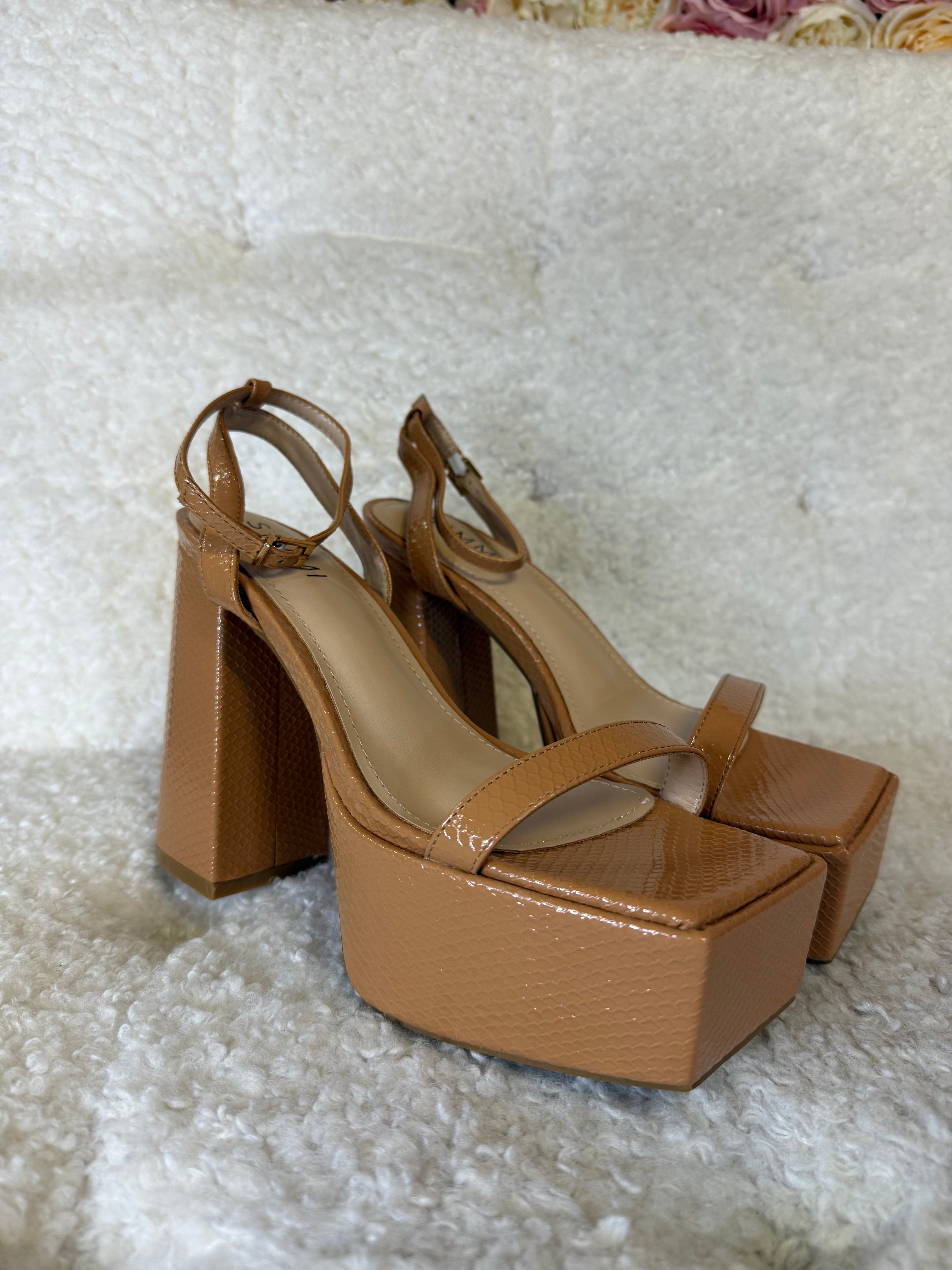 Simmi London Platform Heels Camel Sz. 39 EU