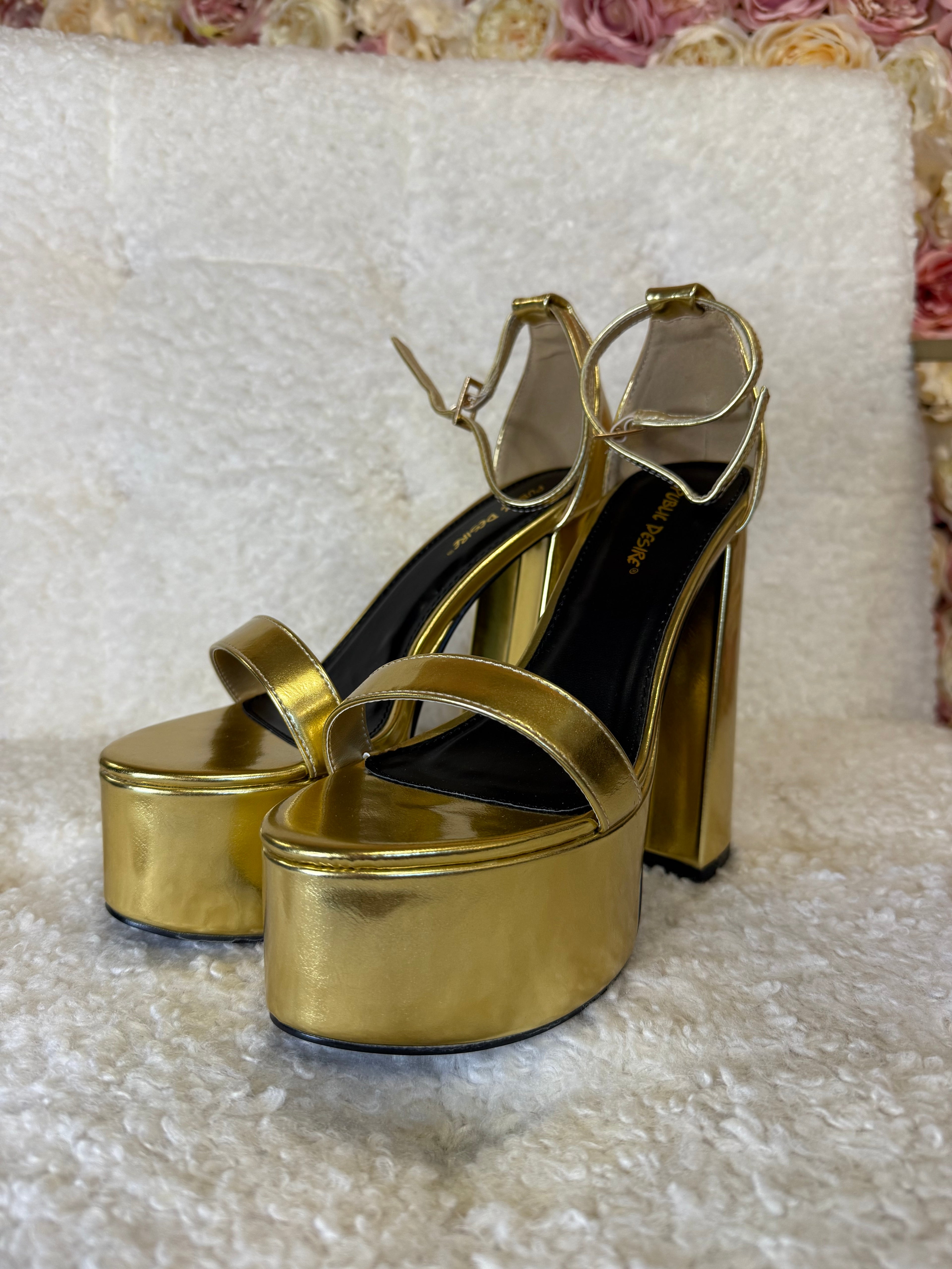 Public Desire Platform Heels Gold Sz. 39 EU