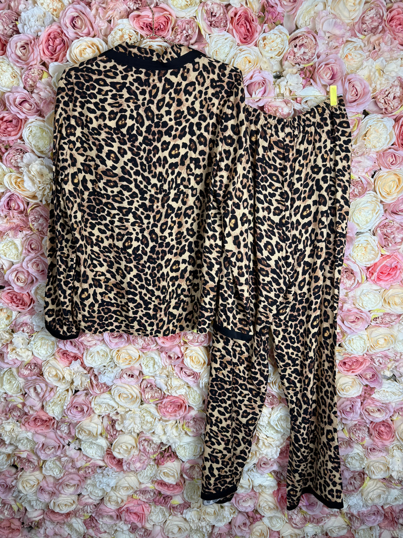 Sleeper Blouse & Pants Set Leo Print Sz. M