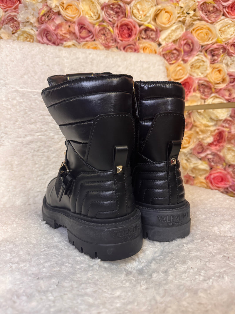 Valentino Leather Snow Boots Black