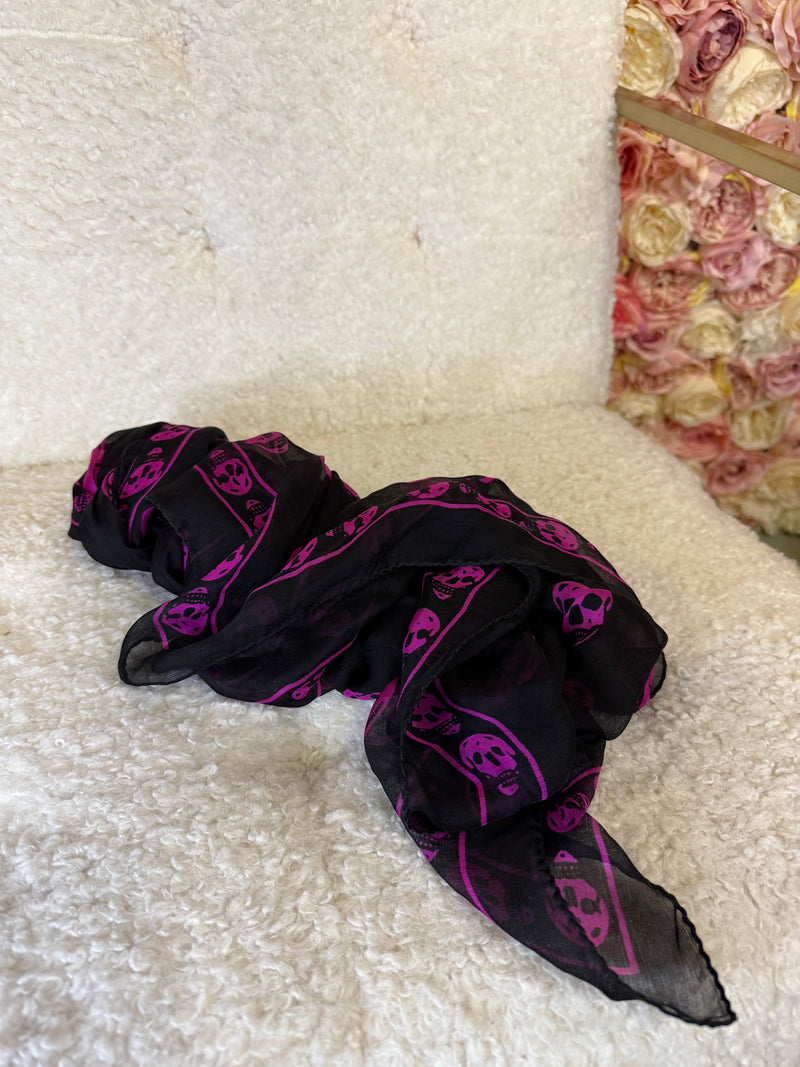 Alexander McQueen Scarfs (Div.)