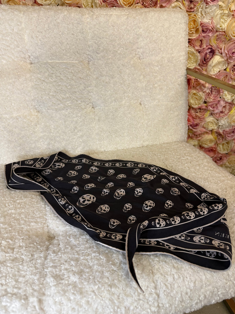 Alexander McQueen Scarfs (Div.)