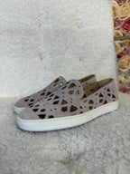 Unützer Slippers with Cutwork
